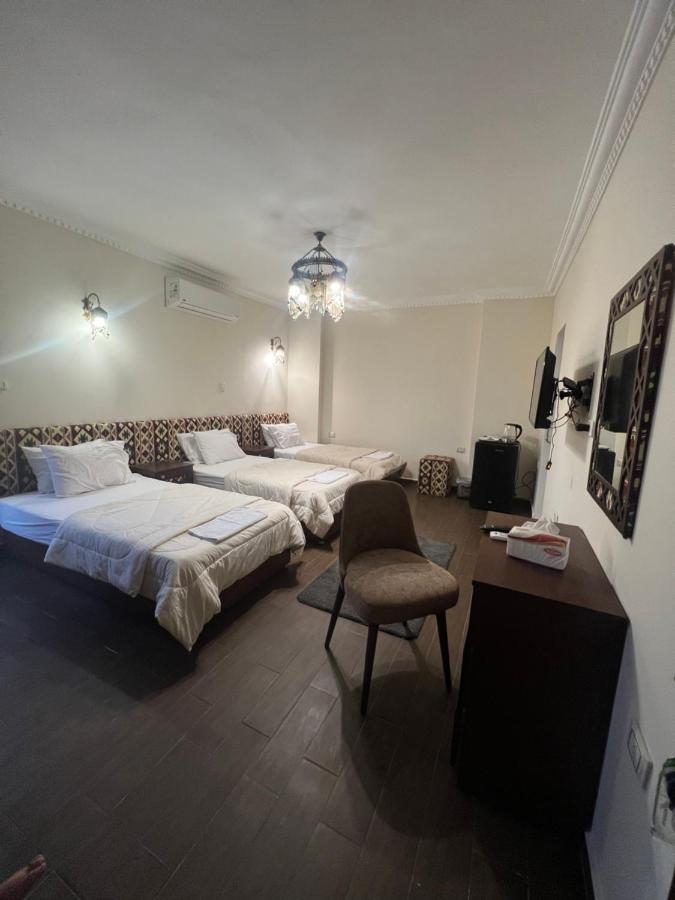 Bedouin Pyramids View Hotel Kafrat al Jabal ภายนอก รูปภาพ