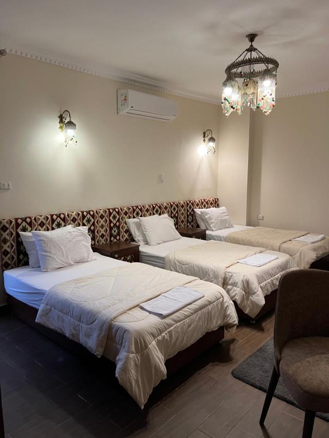 Bedouin Pyramids View Hotel Kafrat al Jabal ภายนอก รูปภาพ