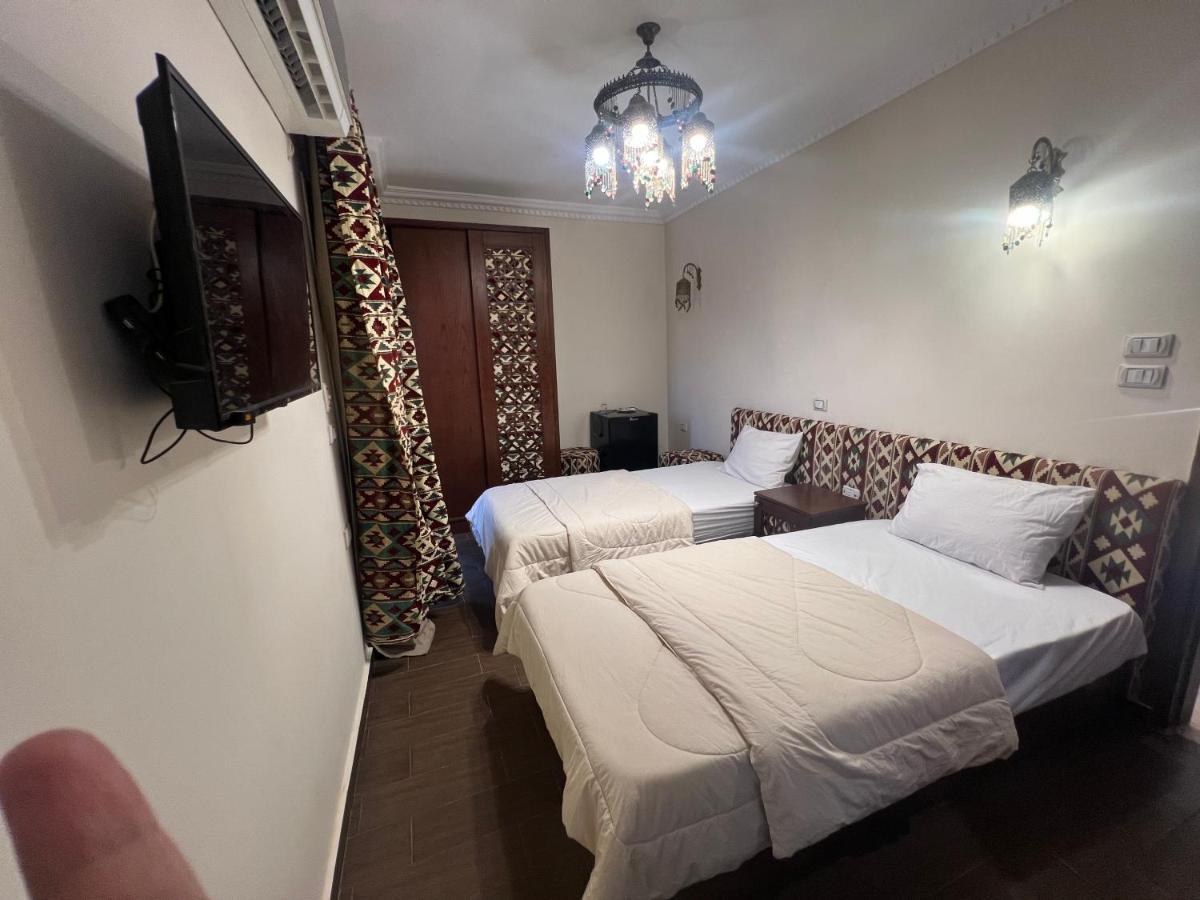 Bedouin Pyramids View Hotel Kafrat al Jabal ภายนอก รูปภาพ