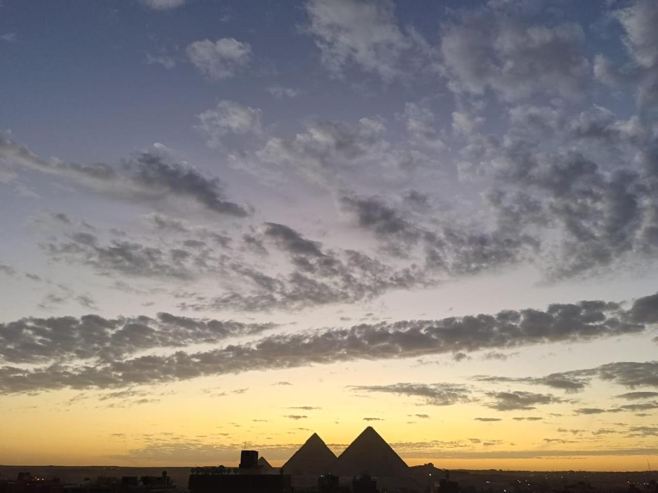 Bedouin Pyramids View Hotel Kafrat al Jabal ภายนอก รูปภาพ
